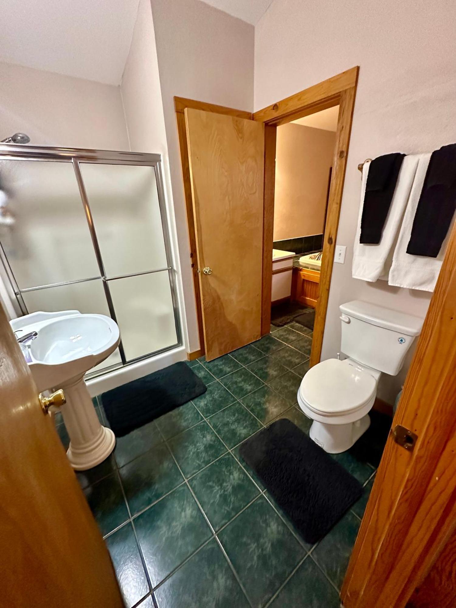 Cedar Creek Cabins #1 - Giant Spa Tub, Large Wooded Porch, Full Kitchen, 1 Bedroom Юрика Спрингс Экстерьер фото